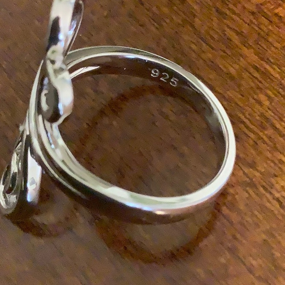 🦋 Sterling Silver Swirl Design Ring, size 8 - Picture 3 of 3